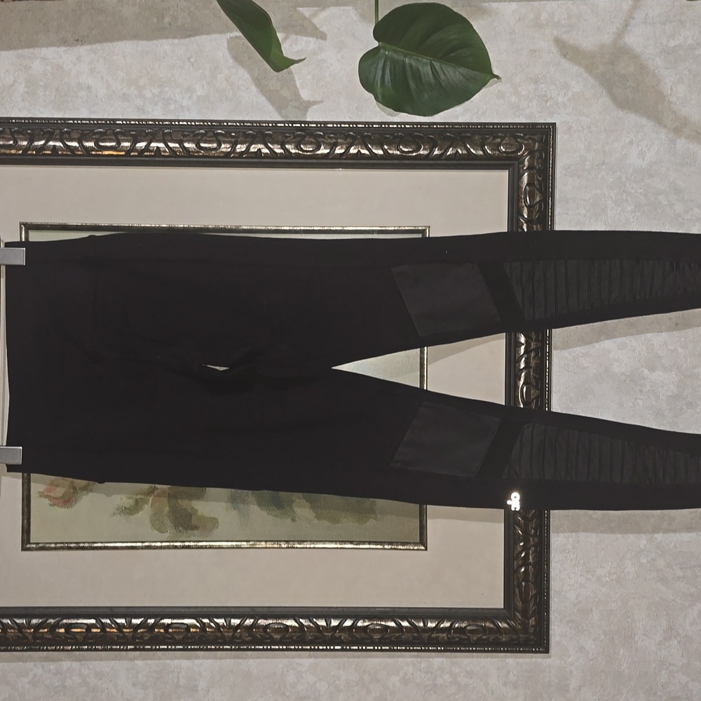 #199. ALO Yoga Black Leggings High Waisted Moto Gym Running Athleisure. - Picture 7 of 10